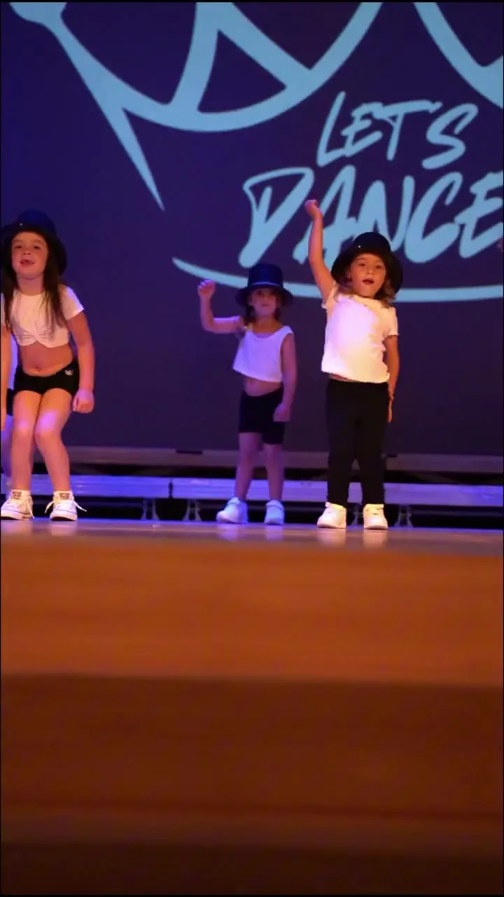 Miniatura del vídeo: Los peques del escenario