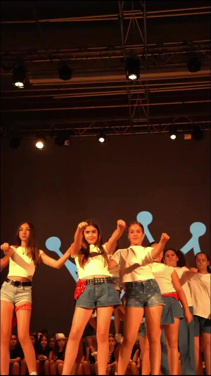 Vídeos de coreografías y festivales de Let's Dance